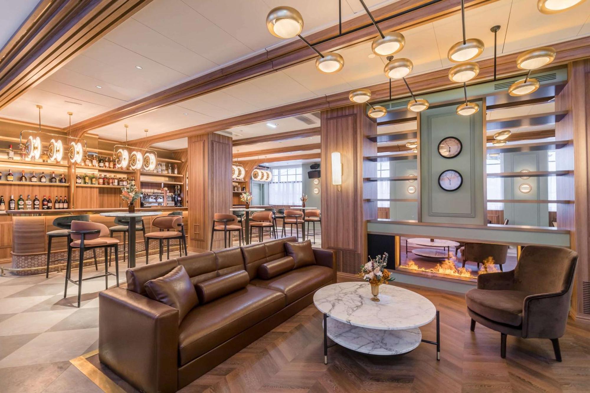 Canfranc Estacion, A Royal Hideaway Hotel - Gran Lujo Exterior foto The Lounge at London Heathrow Airport