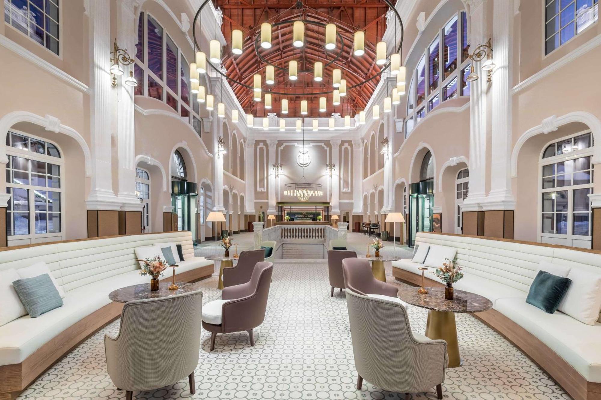 Canfranc Estacion, A Royal Hideaway Hotel - Gran Lujo Exterior foto The interior of the station